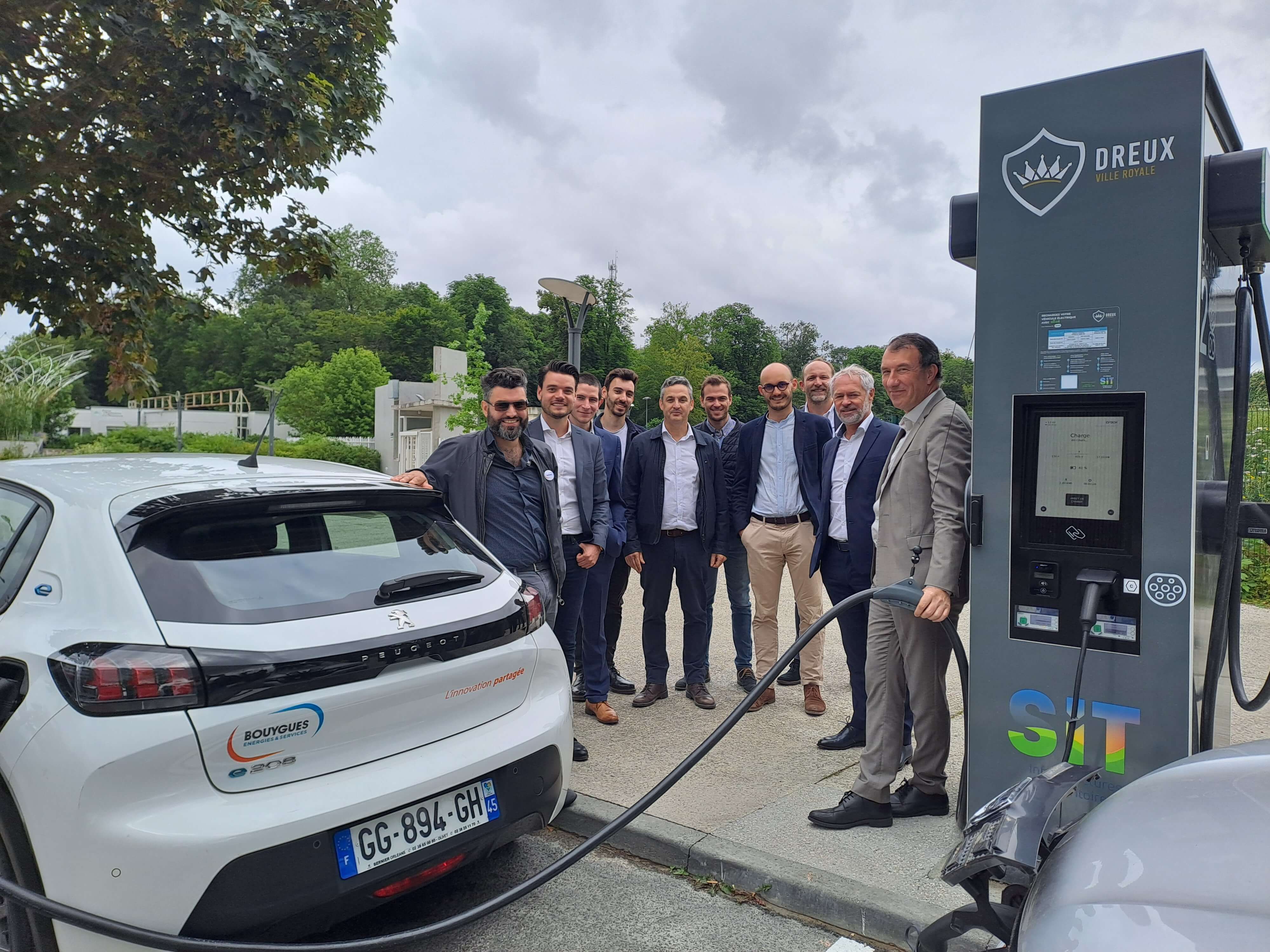 Inauguration des bornes de recharge à Dreux